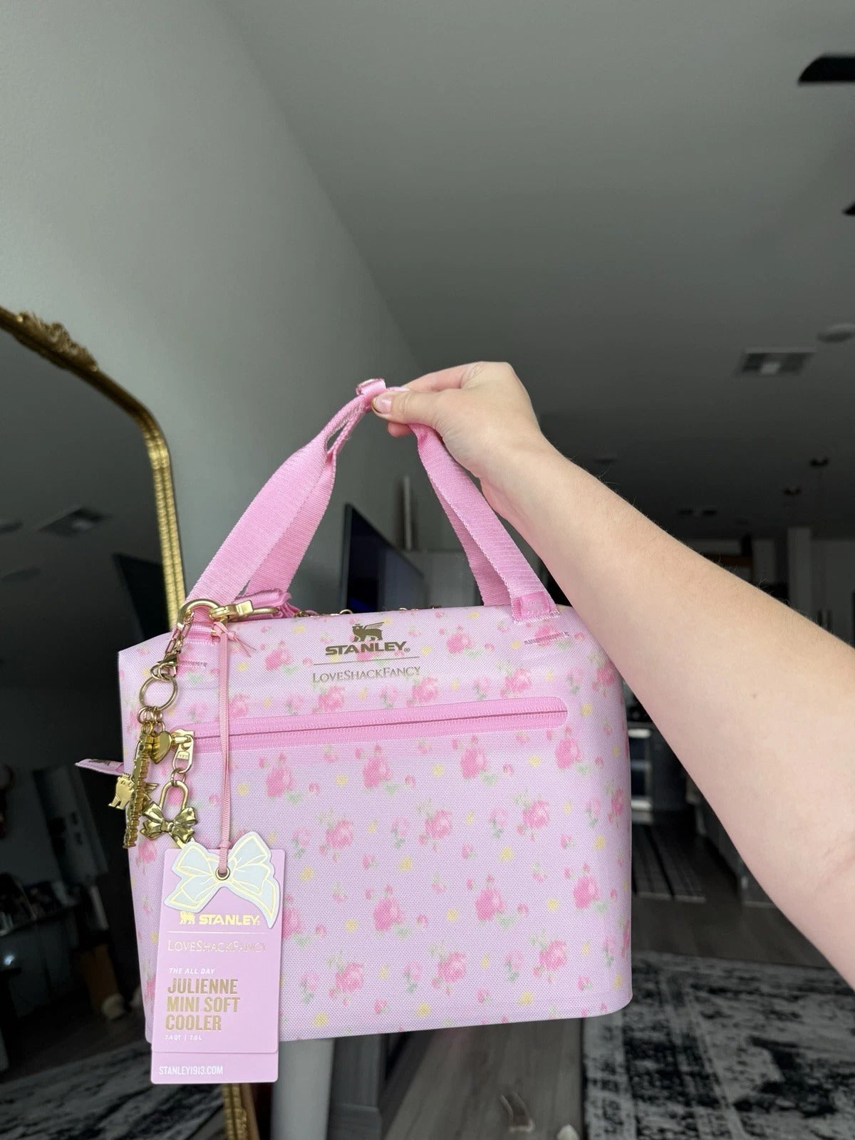 Pink Floral Lunch Bag Insulated Cooler Bag for Women, Reusable Lunch Tote with Shoulder Strap, Portable Food Storage Bag