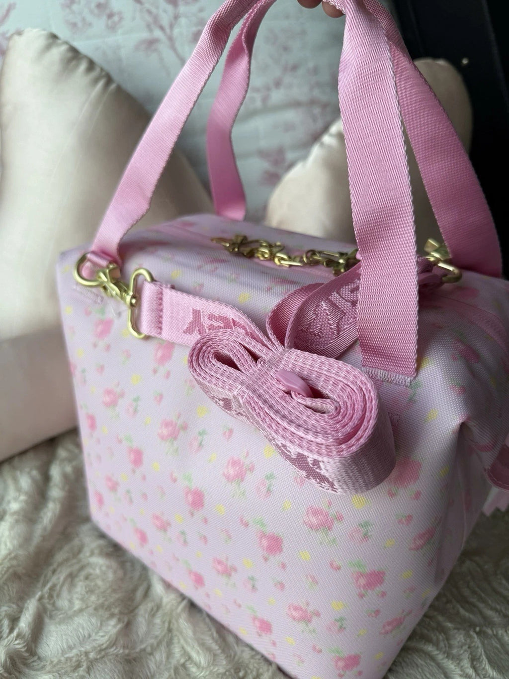 Pink Floral Lunch Bag Insulated Cooler Bag for Women, Reusable Lunch Tote with Shoulder Strap, Portable Food Storage Bag
